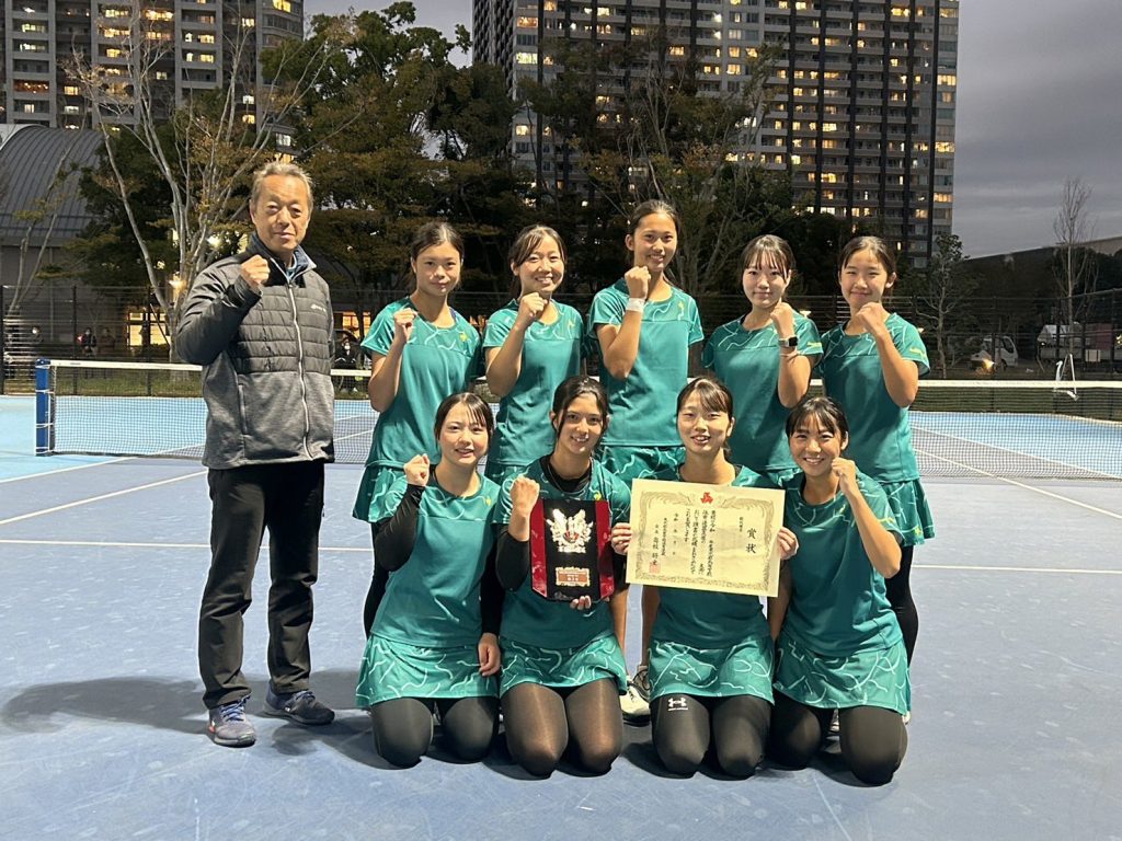 東京高校卒業の今野凜子さんがカンザス州のウォッシュバーン大学 (NCAA Div.2) に入学決定!Congrats!🎉🎉 RIKO KONNO has officially signed with Washburn University in Kansas!東京高校のキャプテンとして活躍した今野凜子さん。D1/D2含めいろんな大学からコンタクトがあった中で、凜子さんが選んだのはDiv.2の強豪校Washburn University。シングルス・ダブルスともに出来る凜子さんへ、コーチからの熱いラブコールとフルスカラーシップのオファーを受けて入学を決断しました!
